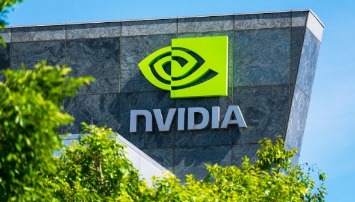 с 20 июля акции nvidia начали торговаться стоимостью в четыре раза меньше